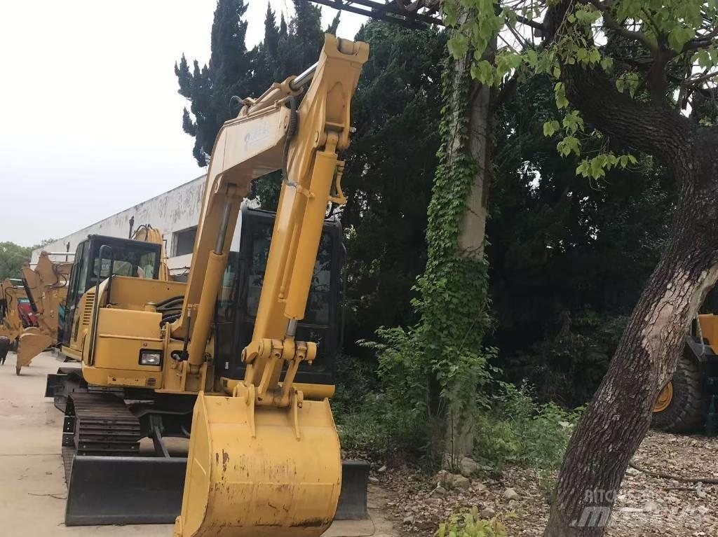 Komatsu PC 700 LC-8 حفارات زحافة
