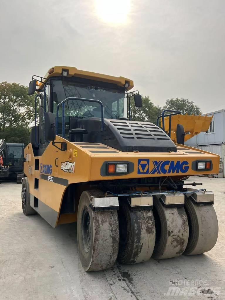 XCMG XP 303 معدات التعامل مع المواد ووضعها