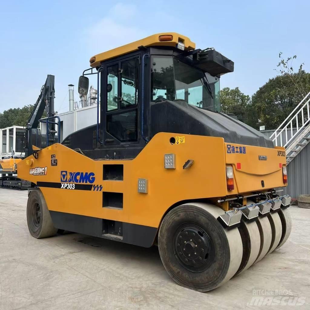 XCMG XP 303 معدات التعامل مع المواد ووضعها
