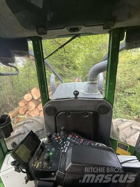 John Deere 640 L ساحبات الأشجار