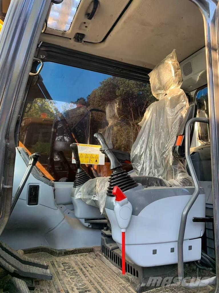 Komatsu PC 130 حفارات زحافة