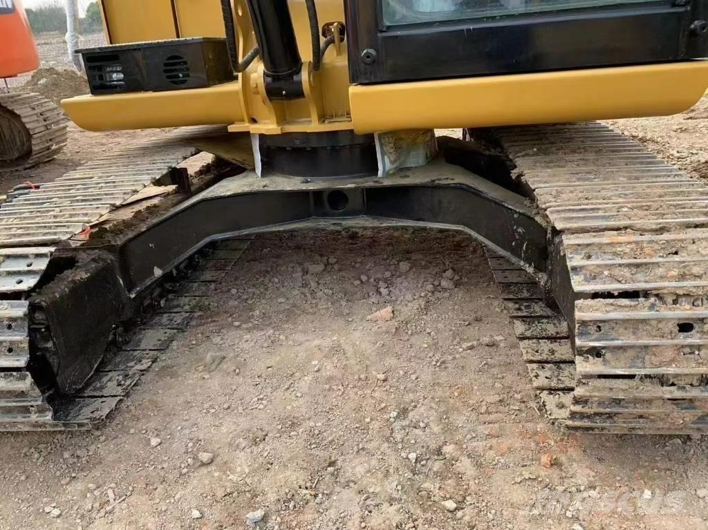 CAT 307 E حفارات زحافة