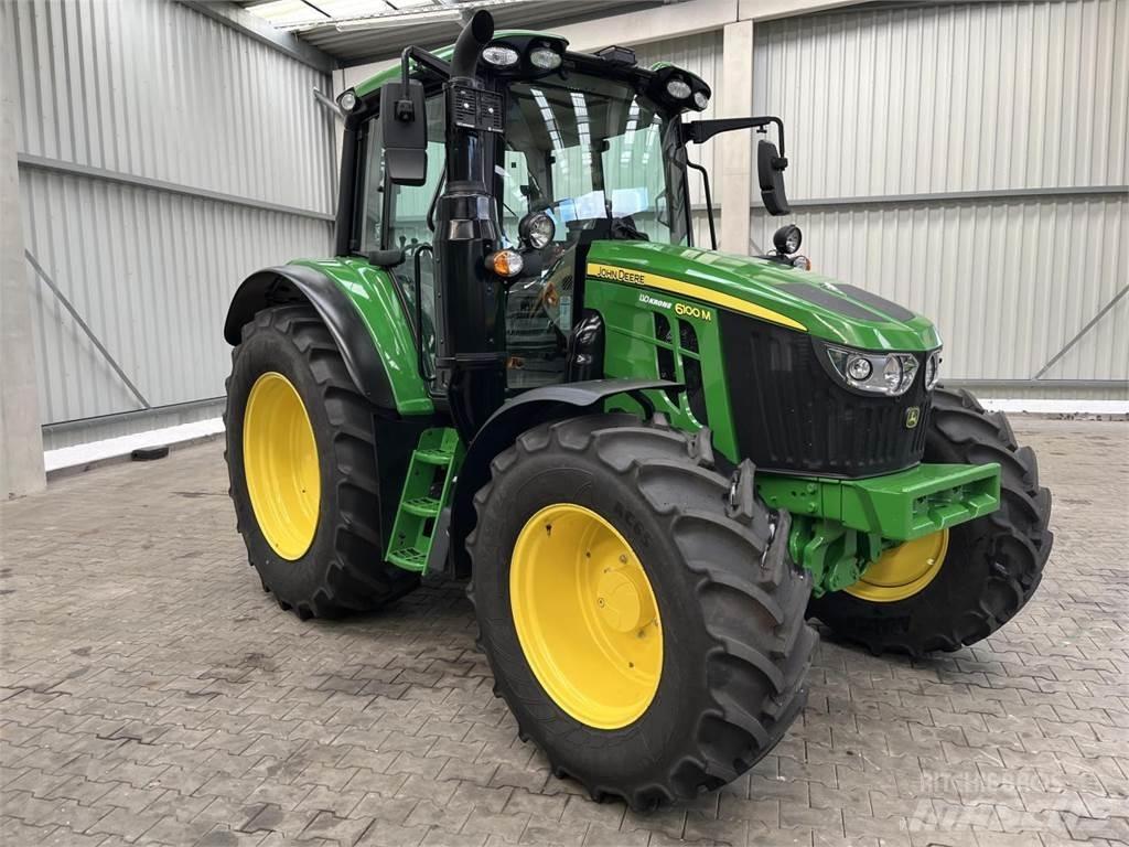 John Deere 6100M الجرارات