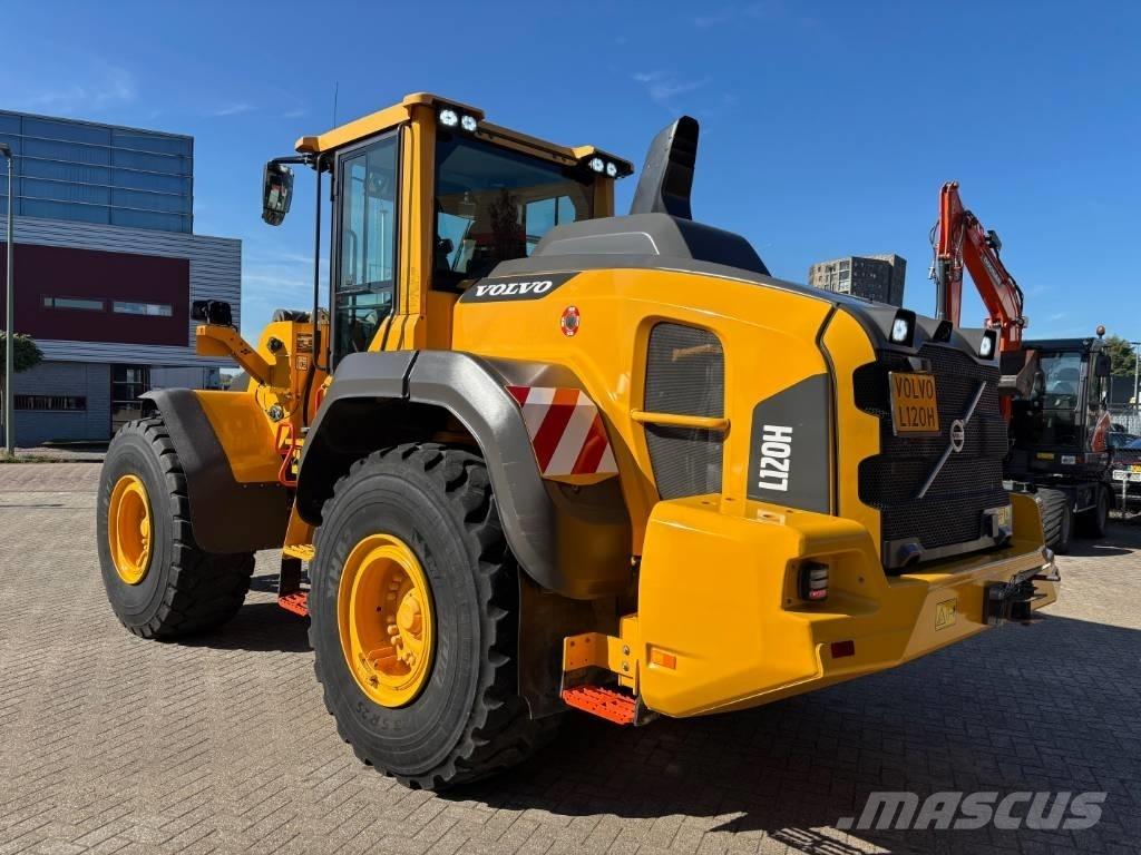 Volvo L 120 H لوادر بعجل
