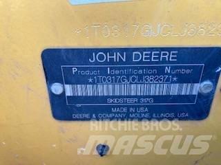 John Deere 317G لوادر انزلاقية التوجيه