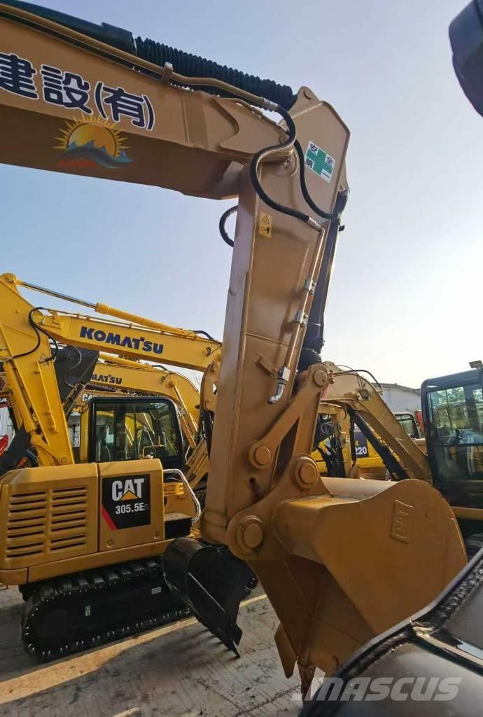 CAT 320 D L حفارات زحافة