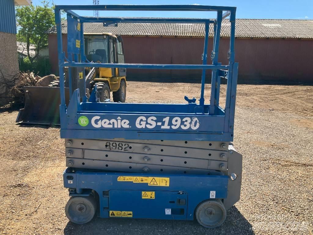 Genie GS 1930 رافعات مقصية الشكل