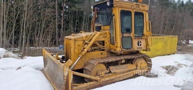 CAT D4E بلدوزرات مجنزرة