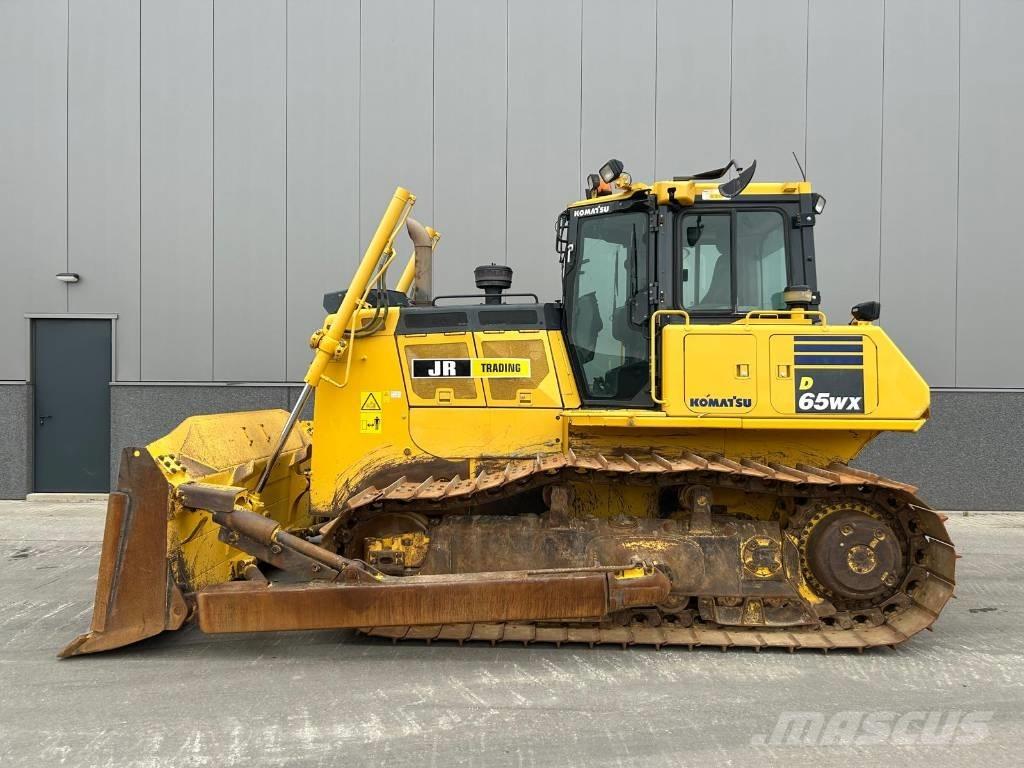 Komatsu D 65 WX-18 بلدوزرات مجنزرة