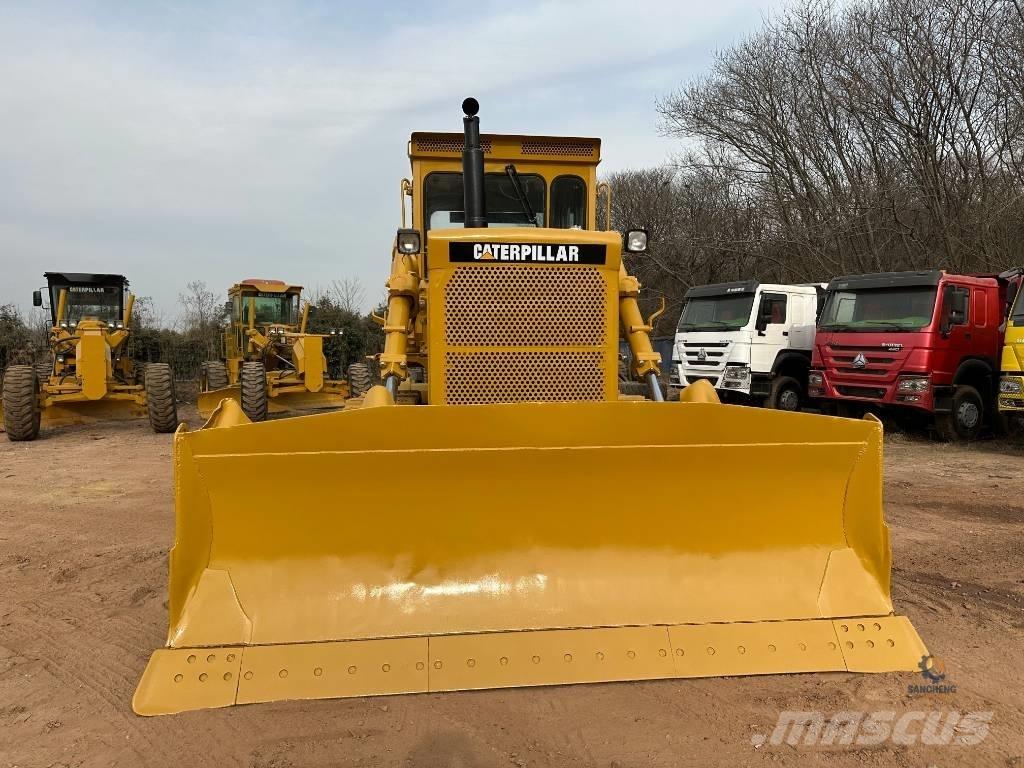 CAT D 7 G بلدوزرات مجنزرة