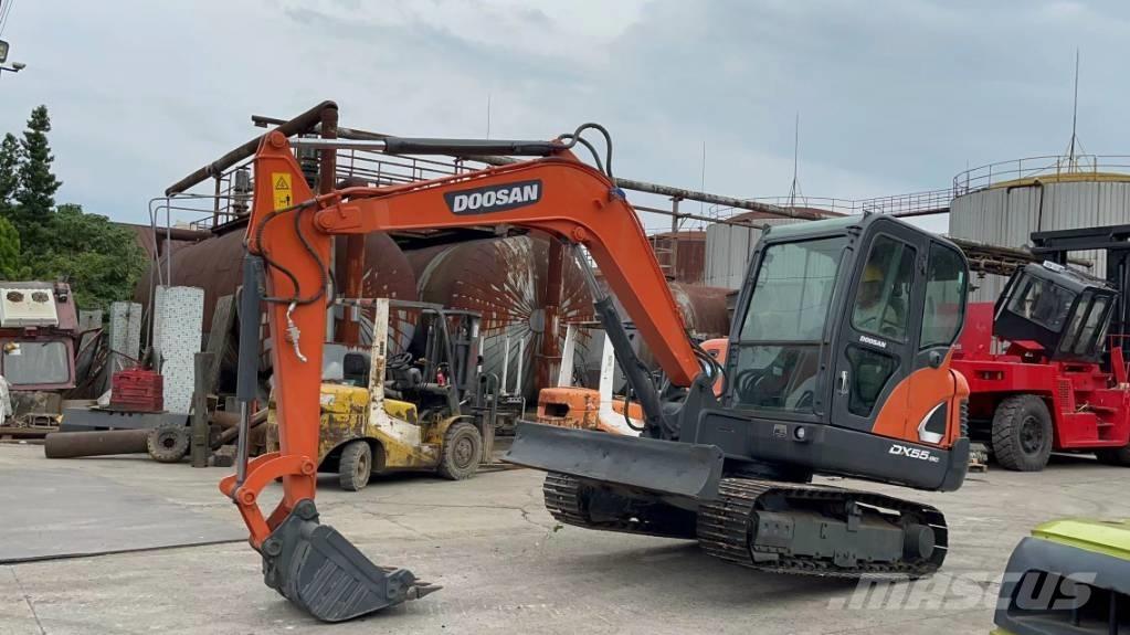 Doosan DX 55 حفارات صغيرة أقل من 7 طن (حفارات صغيرة)