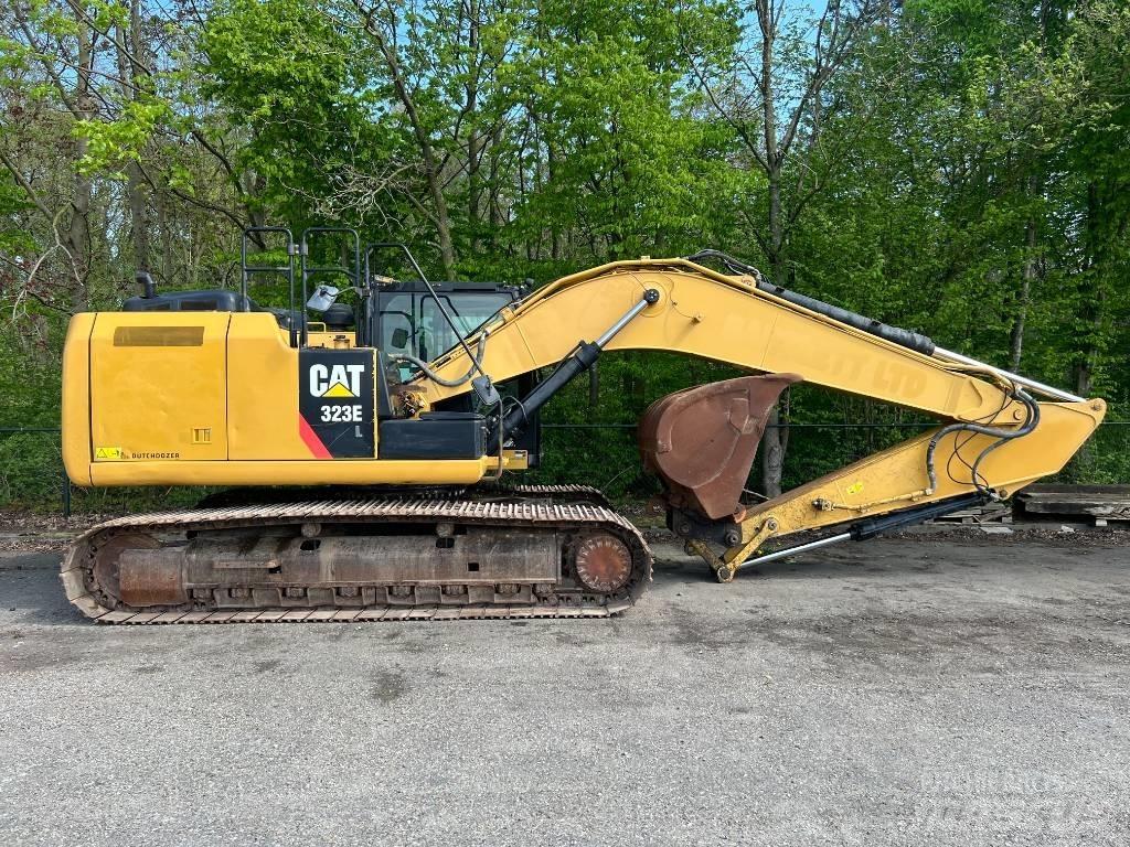 CAT 323 E حفارات زحافة