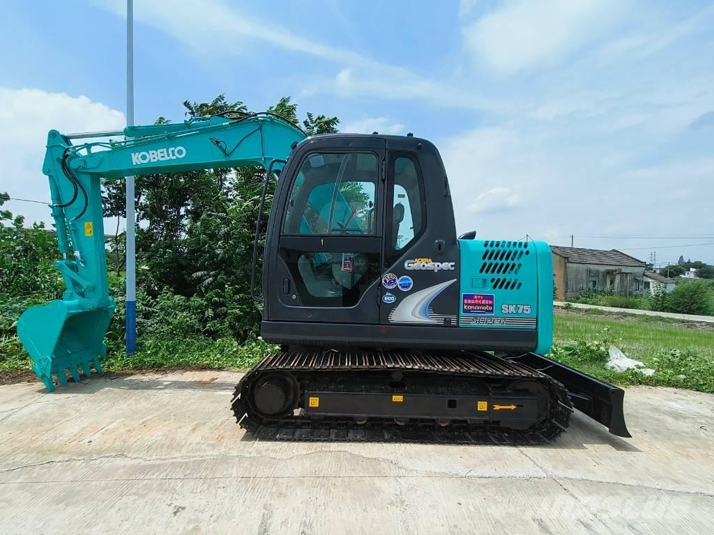 Kobelco SK 75 حفارات زحافة
