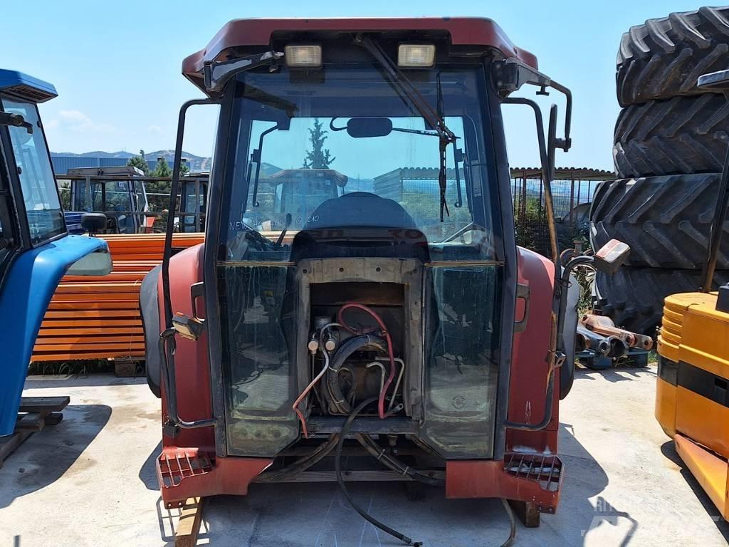 New Holland G 210 كابينة والداخلية