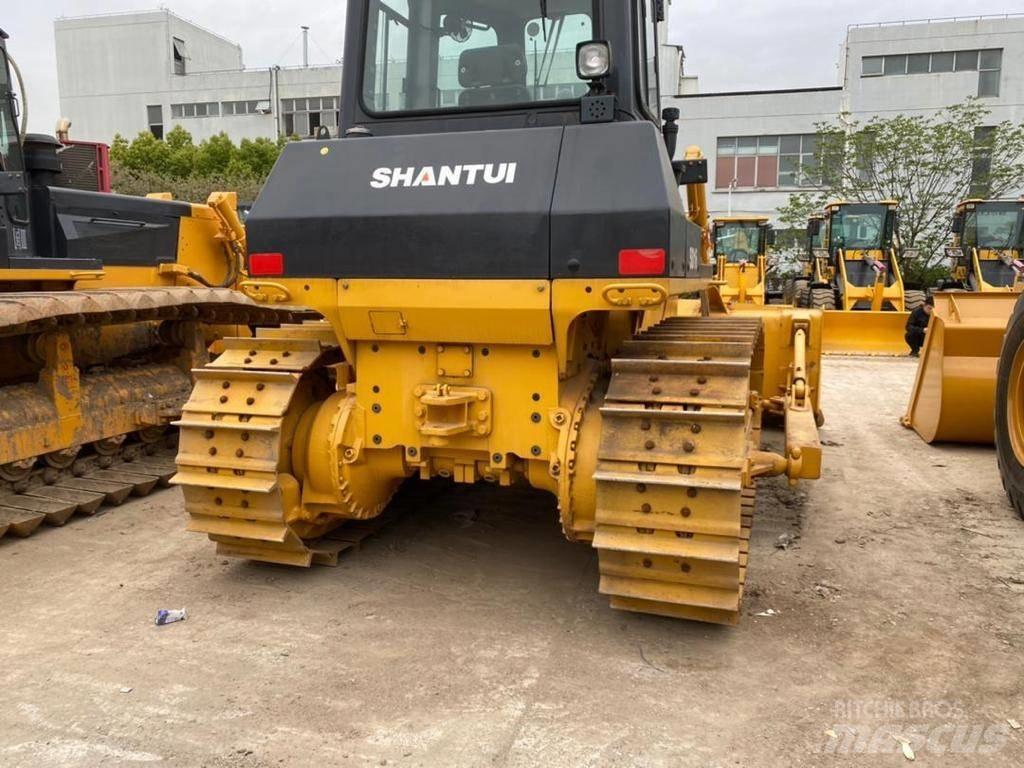 Shantui SD 16 بلدوزرات مجنزرة