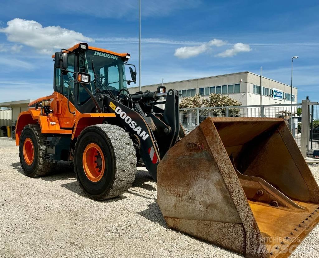 Doosan DL 250-5 لوادر بعجل