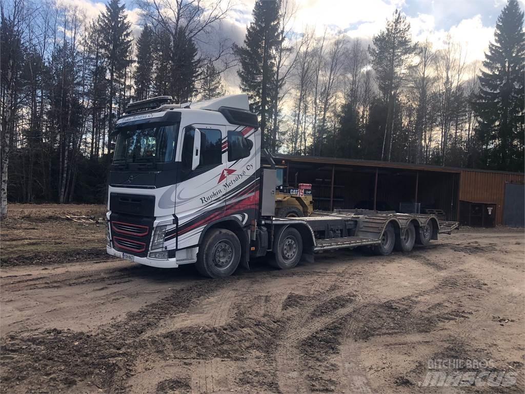 Volvo FH13 شاحنات نقل آلة الغابات