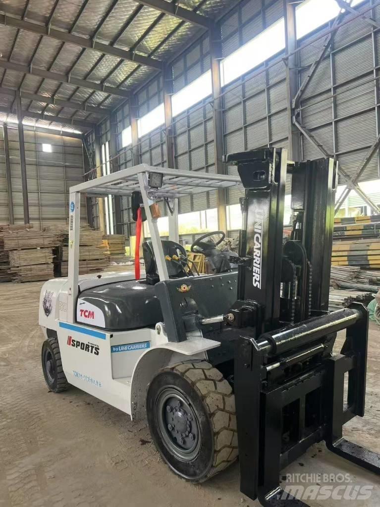 TCM FD50 شاحنات الديزل