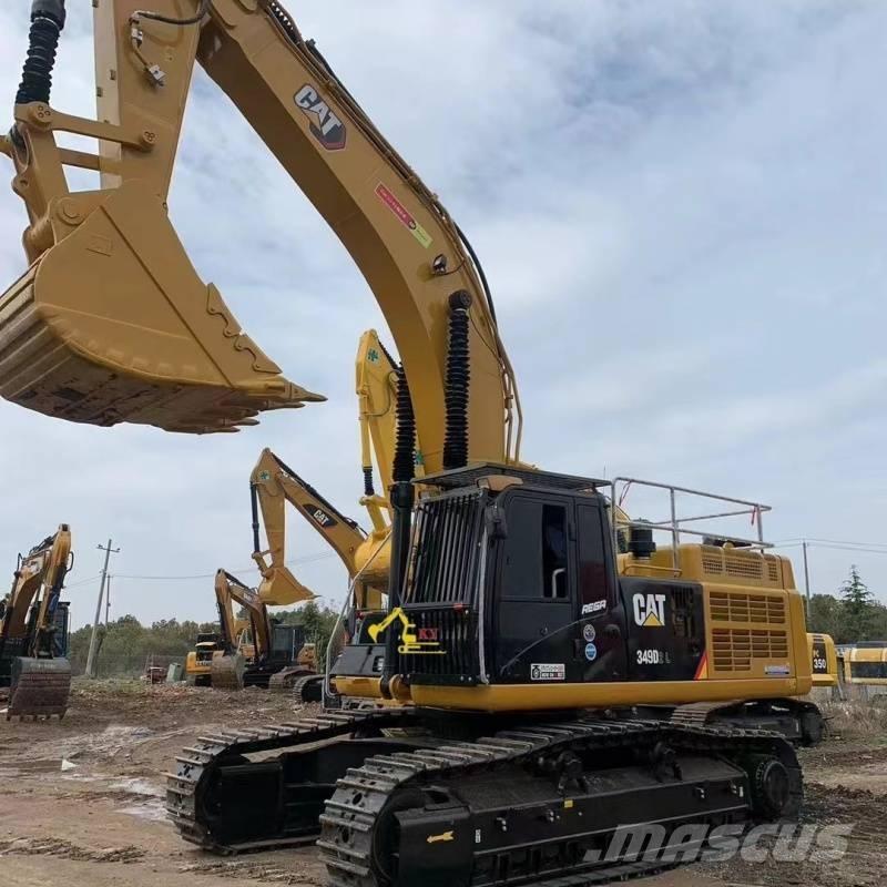 CAT 349 D حفارات زحافة