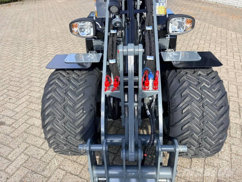 Giant G2500HD Xtra لوادر صغيرة