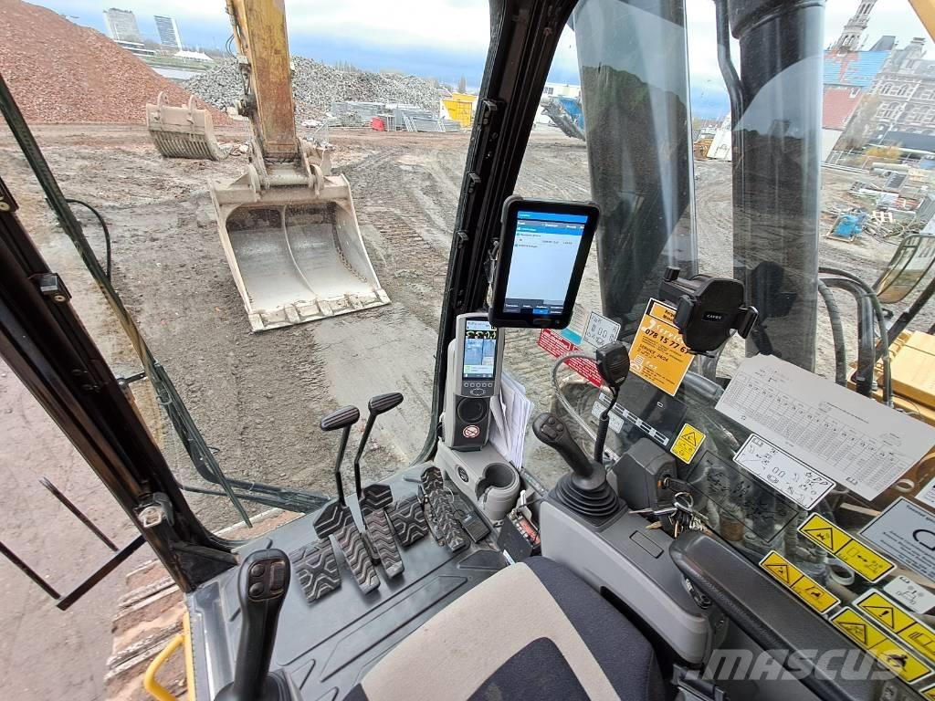 CAT 374FL حفارات زحافة