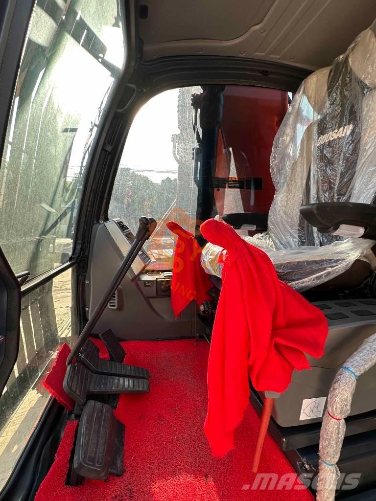 Doosan DX 225 LC حفارات زحافة