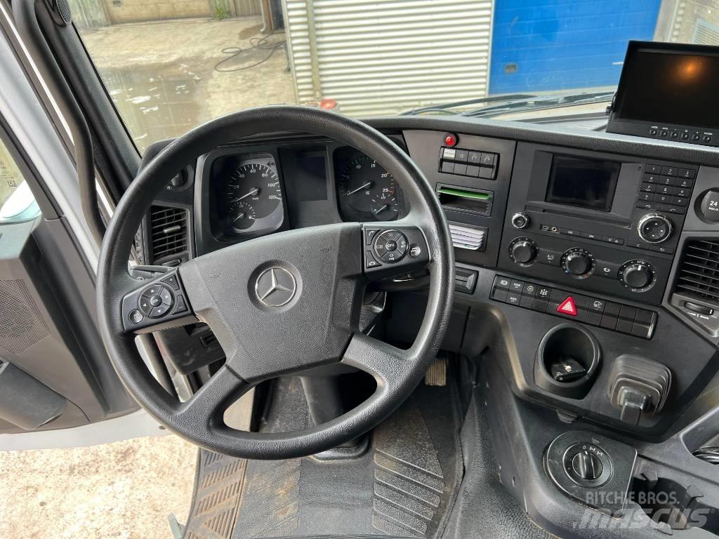 Mercedes-Benz 3246 شاحنات الرافعات