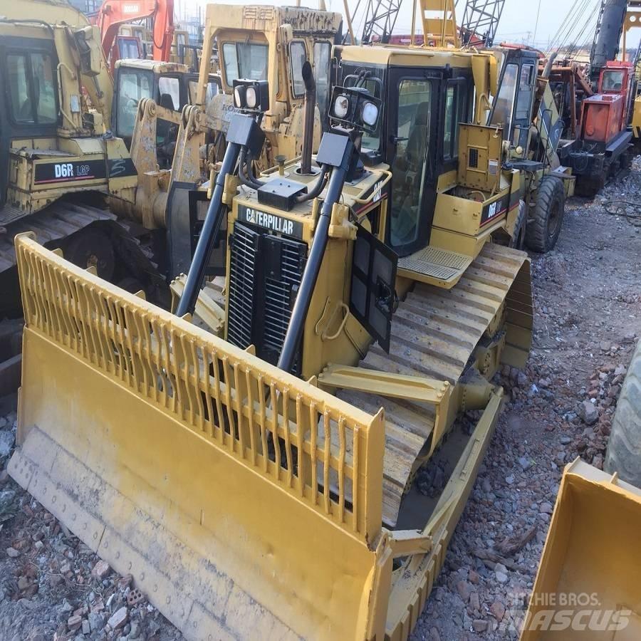 CAT D6R بلدوزرات مجنزرة