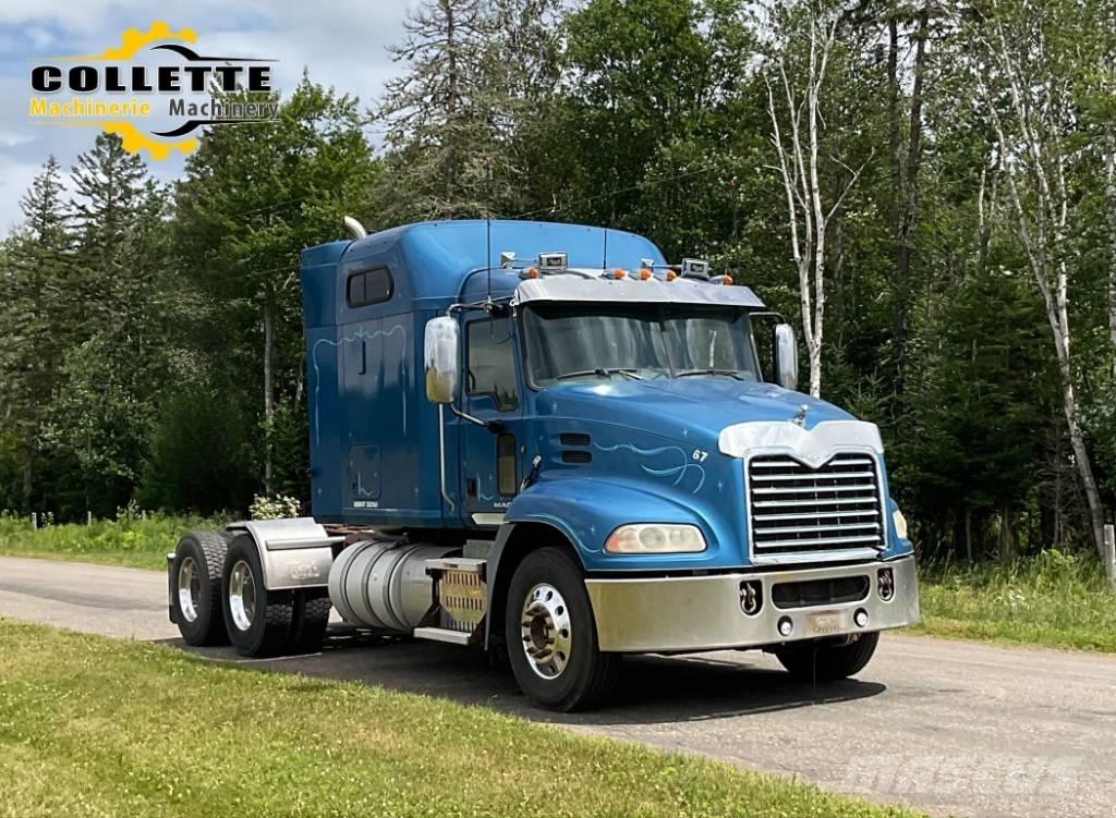 Mack CXU 613 وحدات الجر