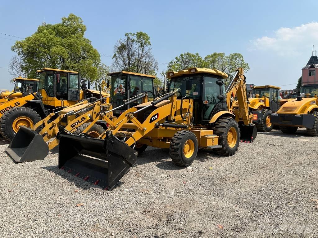 JCB 4CX لوادر ذات جرافات عكسية