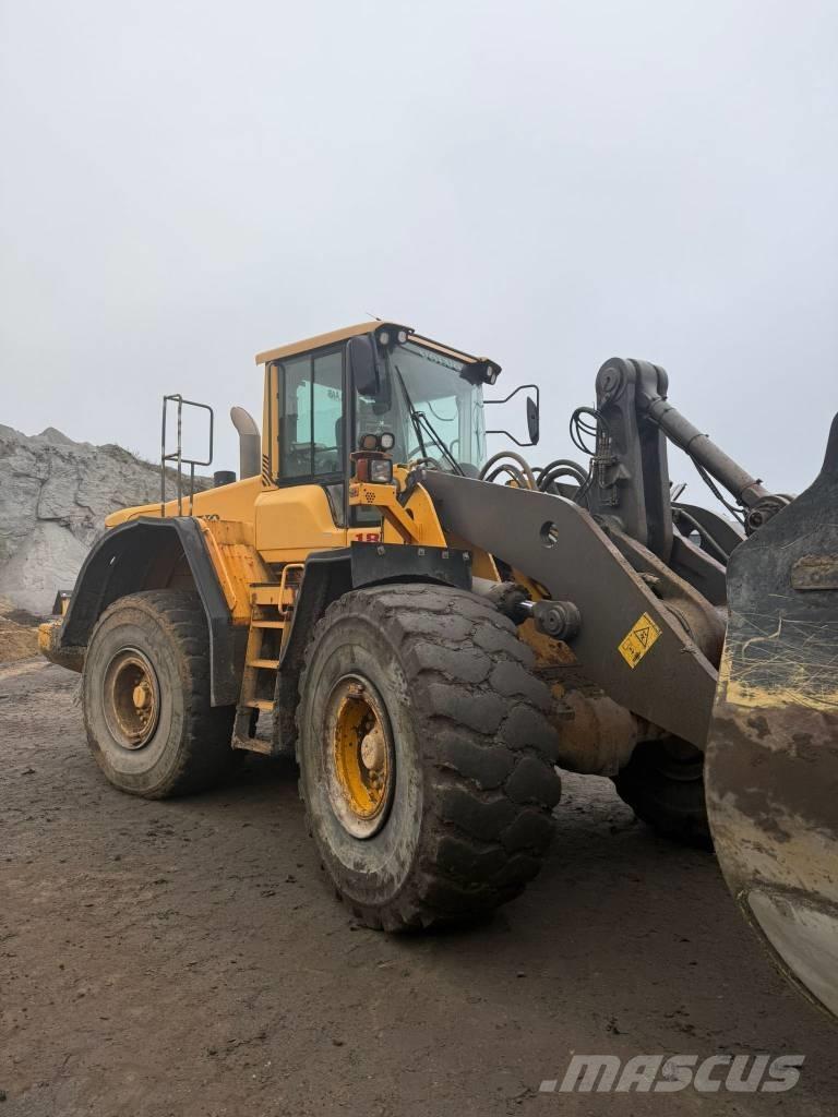 Volvo L180F لوادر بعجل