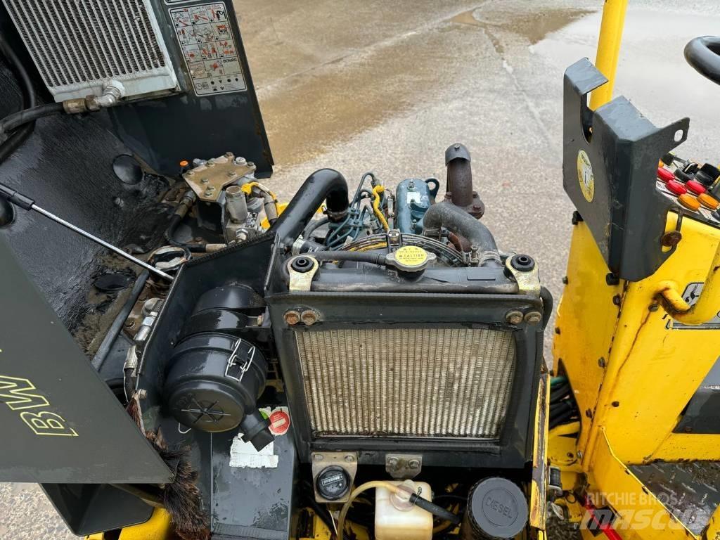 Bomag BW 100 AD M-2 مداحل ثنائية الاسطوانة