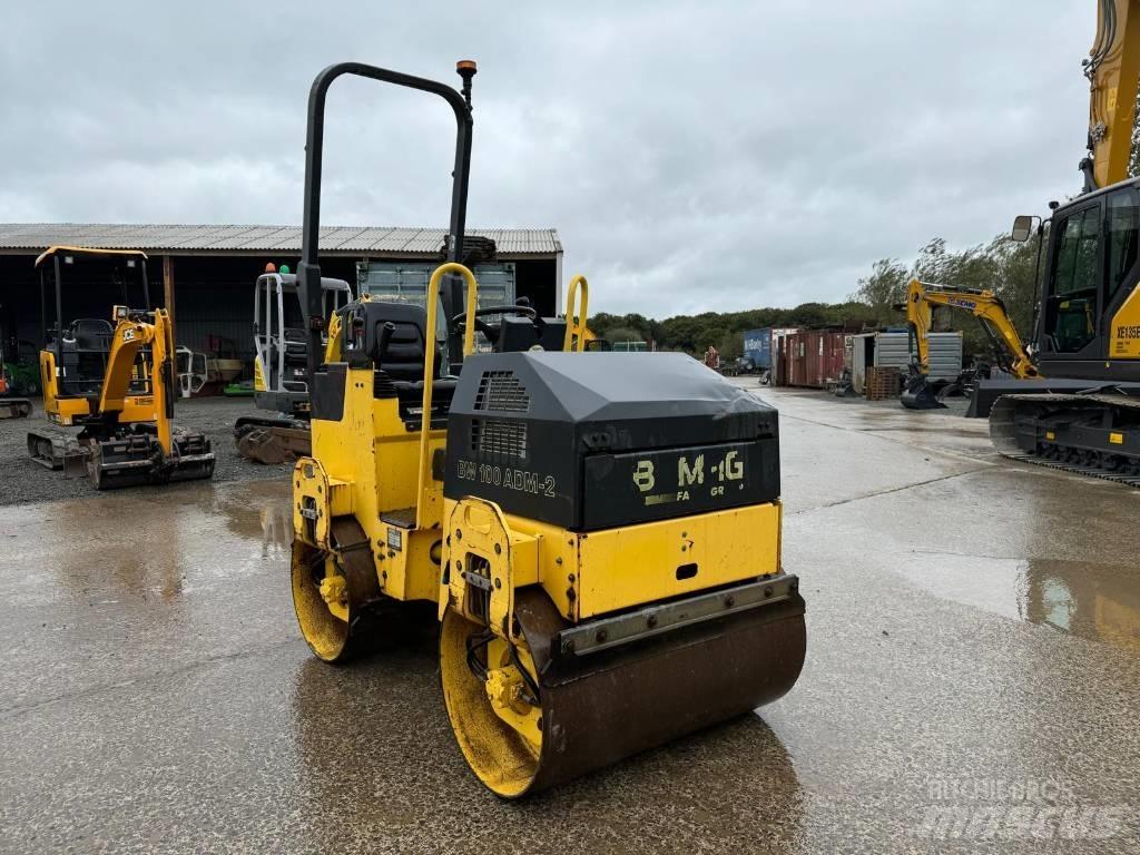 Bomag BW 100 AD M-2 مداحل ثنائية الاسطوانة