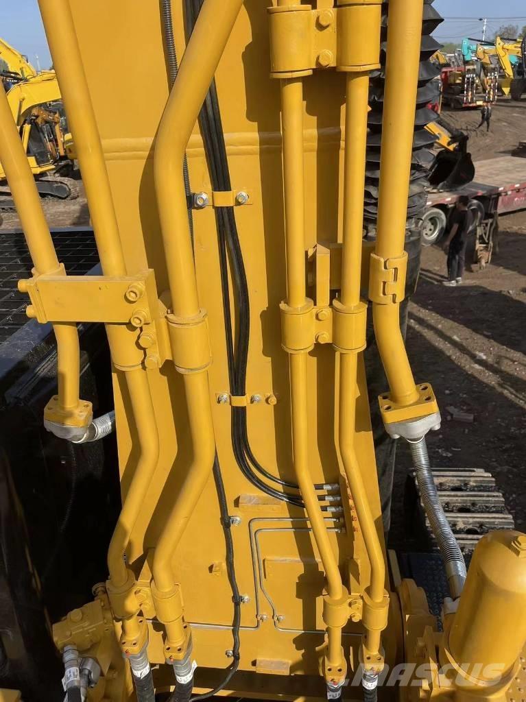 CAT 349 حفارات زحافة