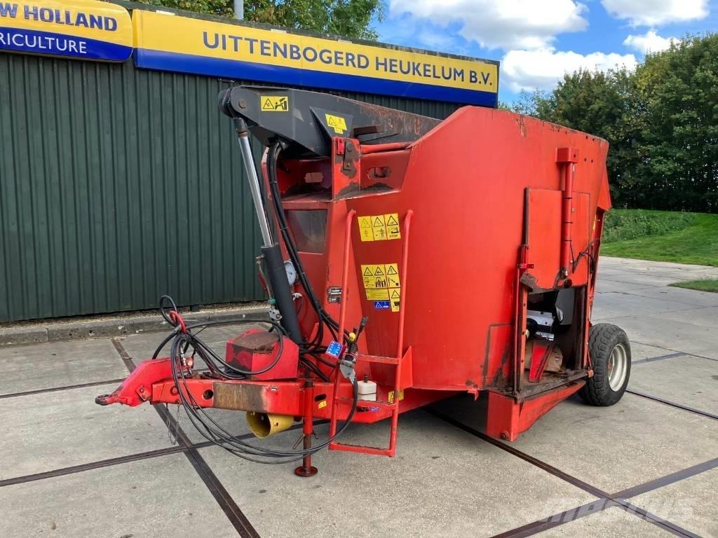 Trioliet GIGANT 900 ملقمات خلاط