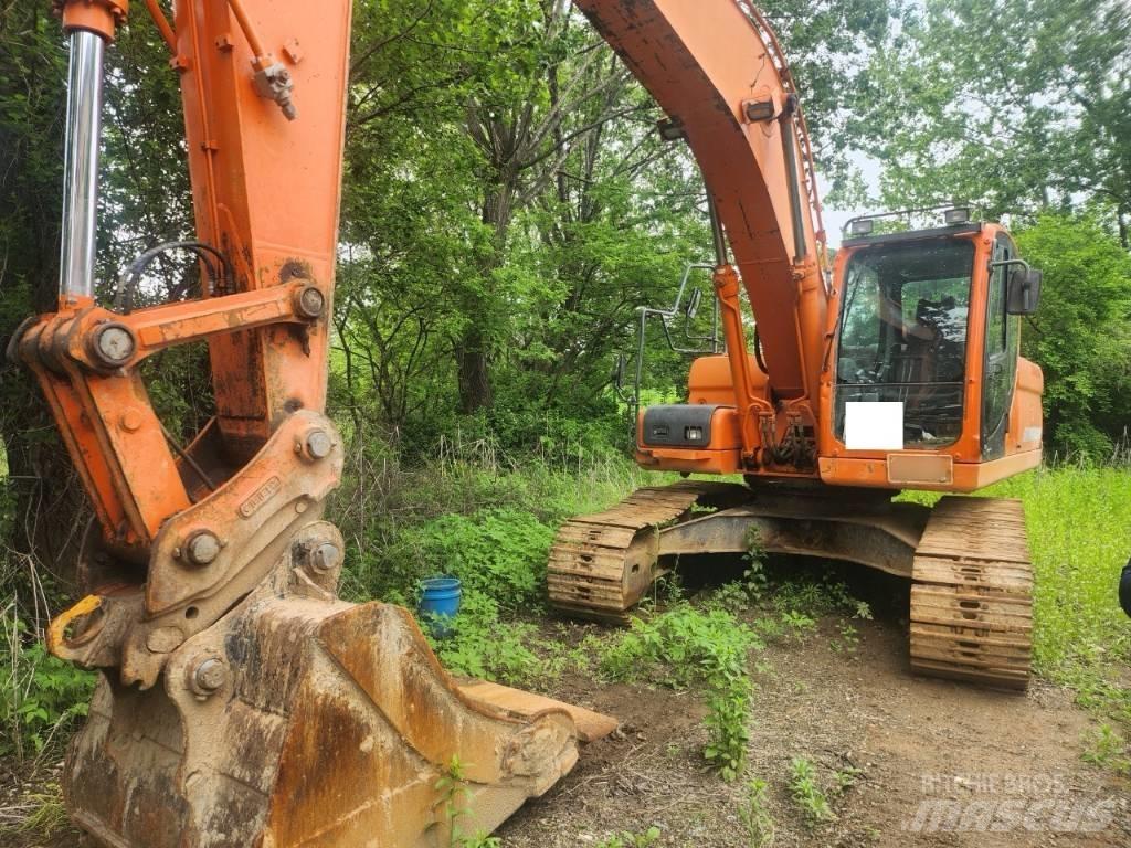 Doosan DX 220 LCA حفارات زحافة
