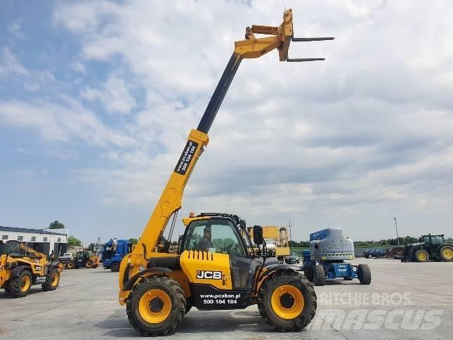 JCB 531-70 - BC24 مناولات متداخلة