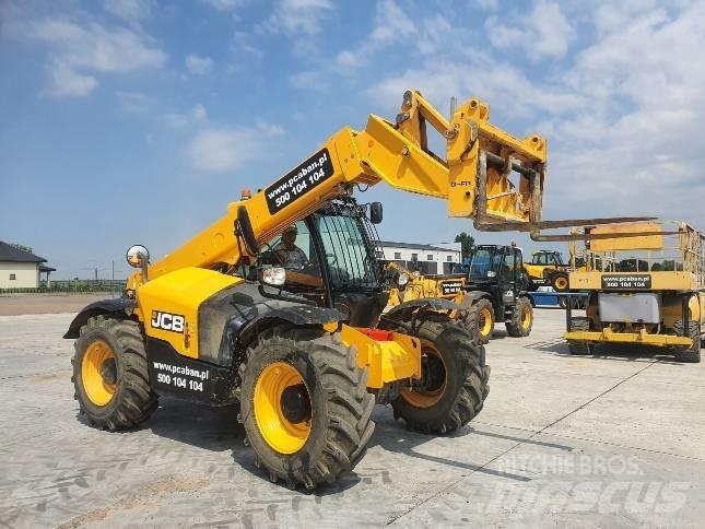 JCB 531-70 - BC24 مناولات متداخلة