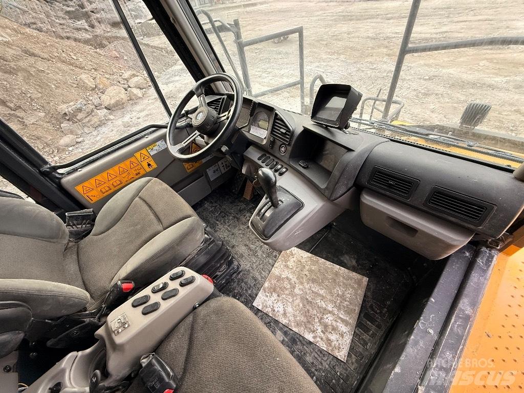 Komatsu HD 405 - 8E0 شاحنات المخلفات الصلبة