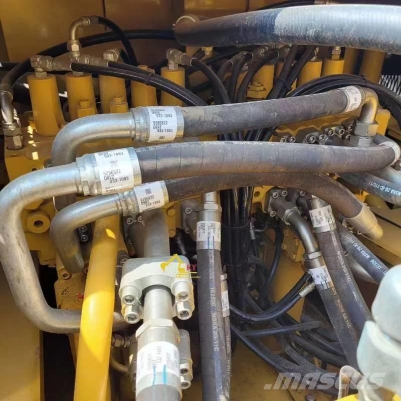 CAT 336 D حفارات زحافة