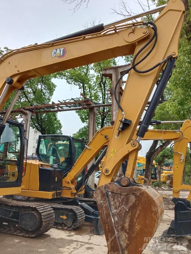 CAT 310 حفارات زحافة