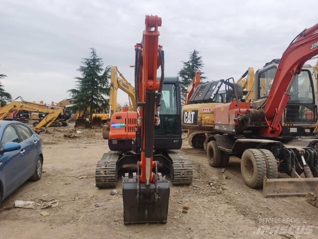 Doosan DX 60 حفارات صغيرة أقل من 7 طن (حفارات صغيرة)