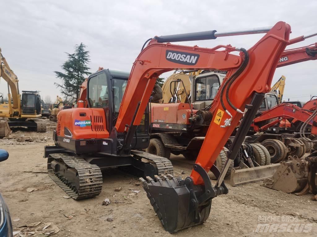 Doosan DX 60 حفارات صغيرة أقل من 7 طن (حفارات صغيرة)