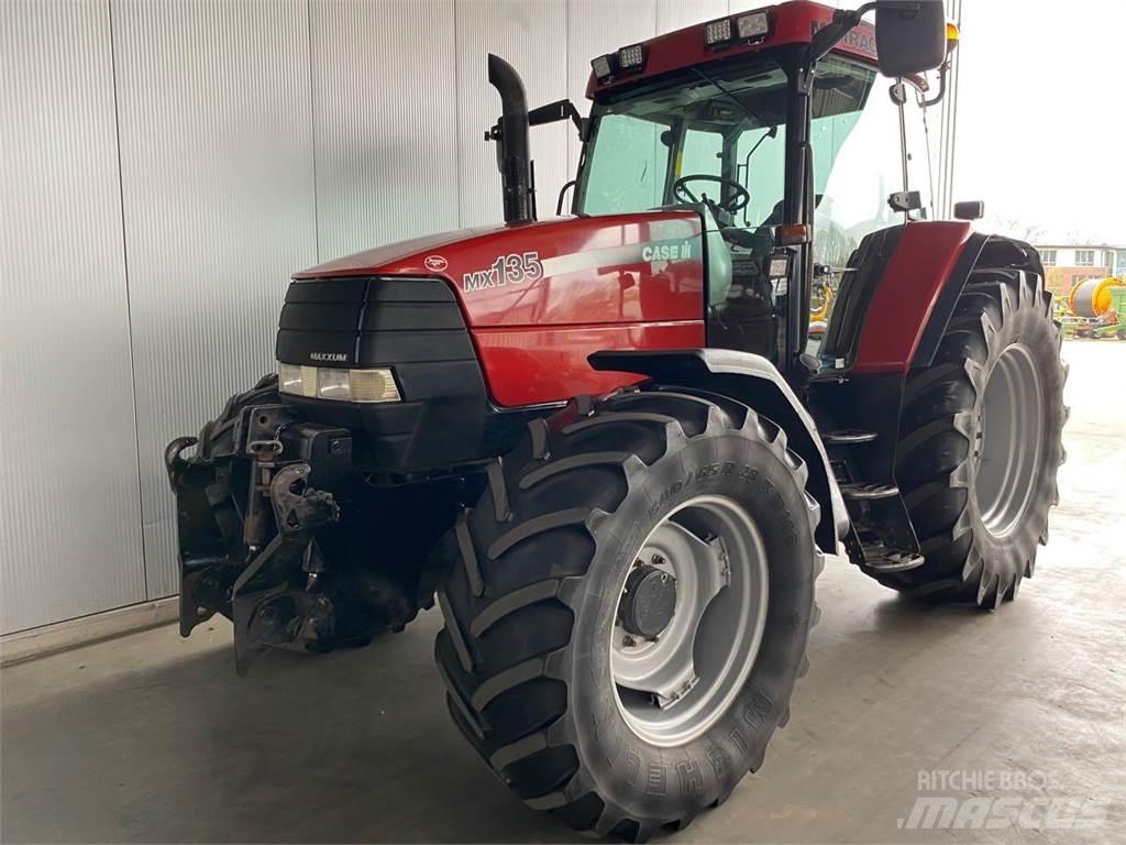 Case IH MX 135 الجرارات