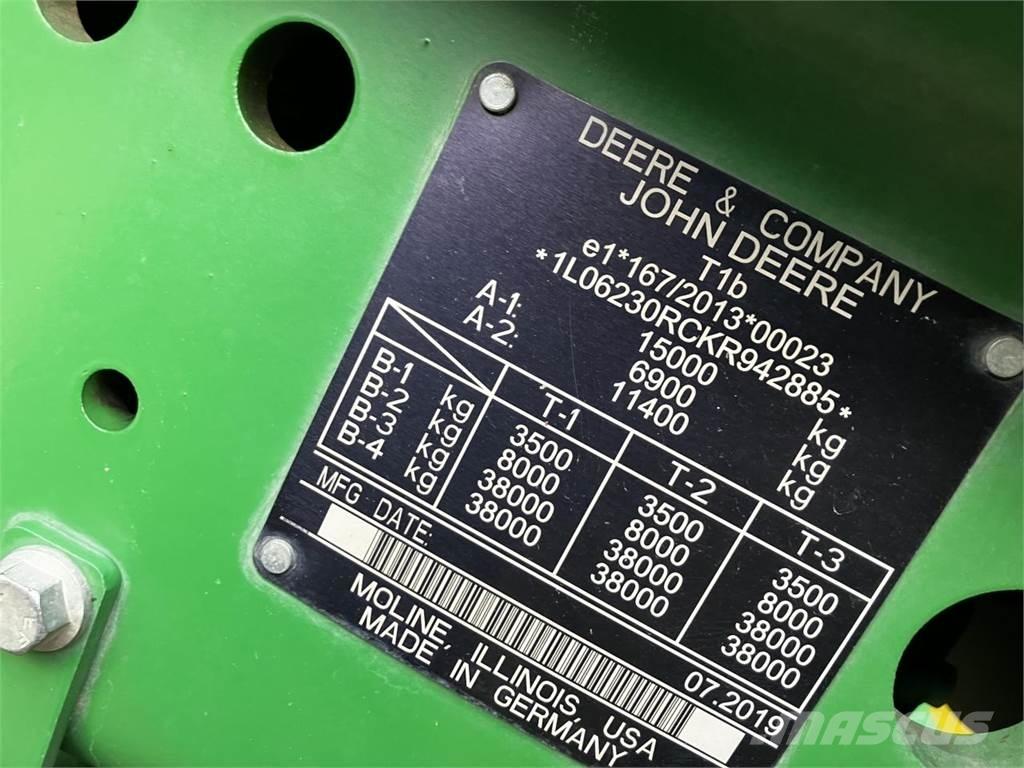 John Deere 6230R الجرارات