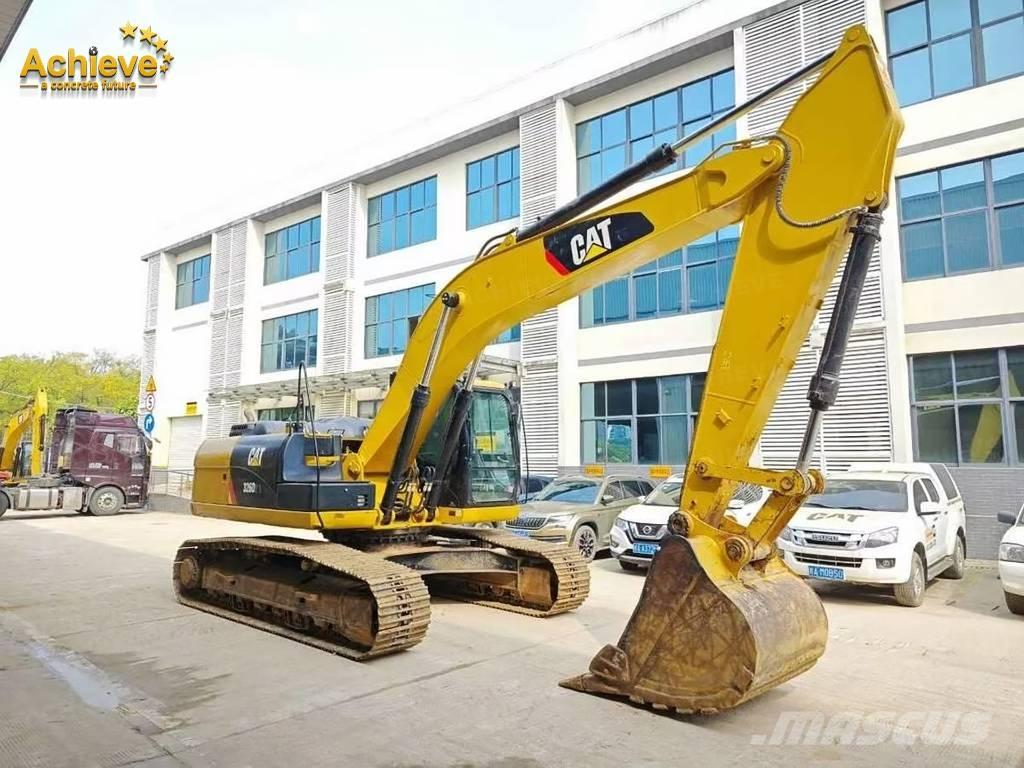 CAT 326D2L حفارات زحافة