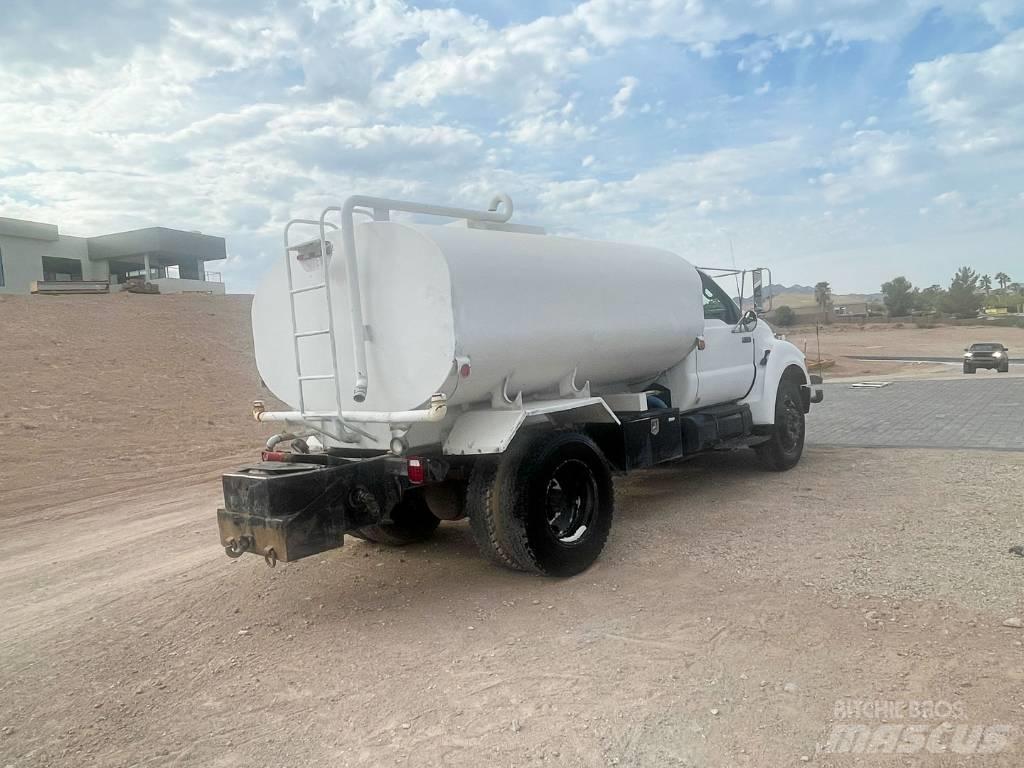 Ford F 750 XLT صهاريج مياه