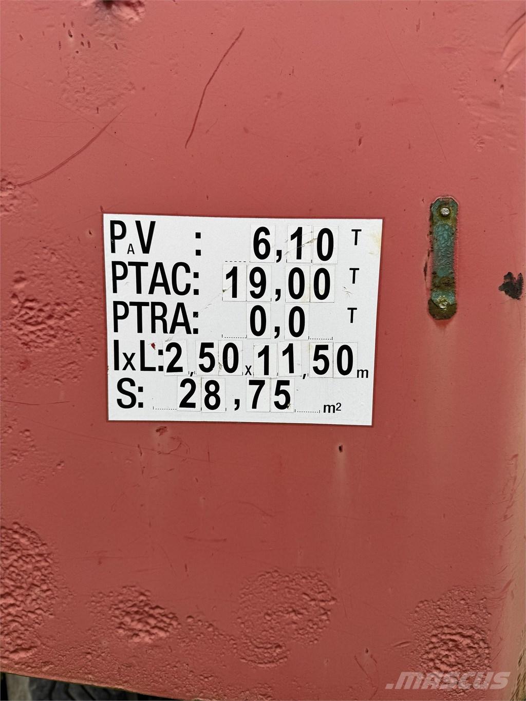 Robuste KA مقطورات أخرى