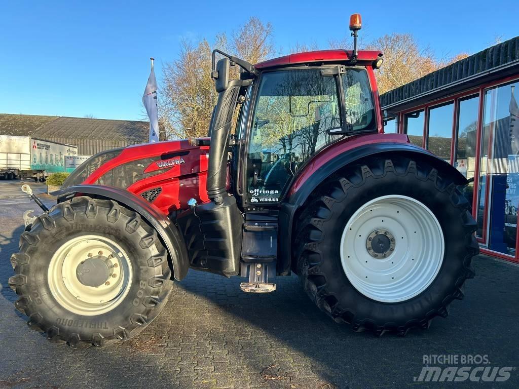 Valtra T234A الجرارات