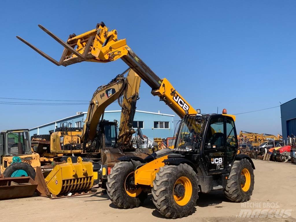 JCB 531-70 معدات مناولة لأغراض الزراعة